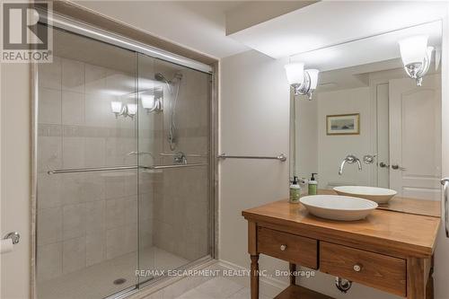 247 Colchester Drive, Oakville (Eastlake), ON - Indoor Photo Showing Bathroom