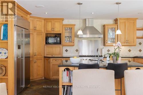 247 Colchester Drive, Oakville (Eastlake), ON - Indoor Photo Showing Kitchen With Upgraded Kitchen