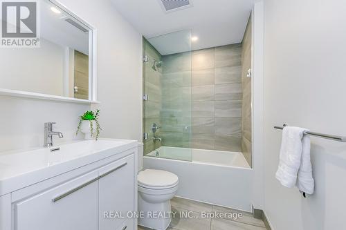 906 - 212 King William Street, Hamilton (Beasley), ON - Indoor Photo Showing Bathroom