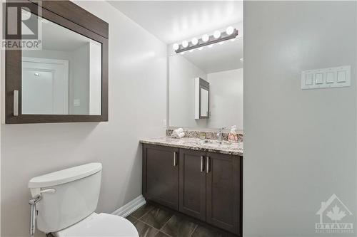 2nd Bath with Duel Acces - 195 Besserer Street Unit#Ph-2806, Ottawa, ON - Indoor Photo Showing Bathroom