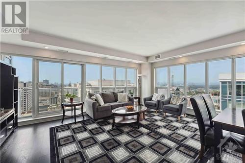 Living/Dining - 195 Besserer Street Unit#Ph-2806, Ottawa, ON - Indoor Photo Showing Living Room