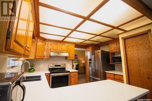 906 Nesslin Crescent, Saskatoon, SK - Indoor Photo Showing Kitchen With Double Sink