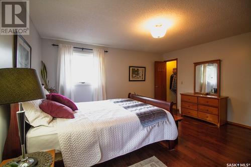 906 Nesslin Crescent, Saskatoon, SK - Indoor Photo Showing Bedroom