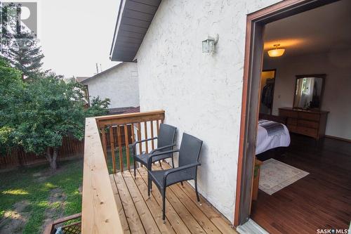 906 Nesslin Crescent, Saskatoon, SK - Outdoor With Deck Patio Veranda With Exterior