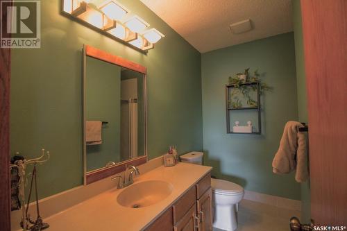 906 Nesslin Crescent, Saskatoon, SK - Indoor Photo Showing Bathroom