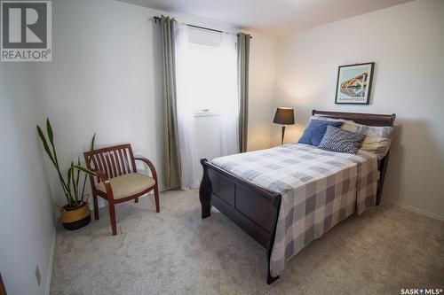 906 Nesslin Crescent, Saskatoon, SK - Indoor Photo Showing Bedroom