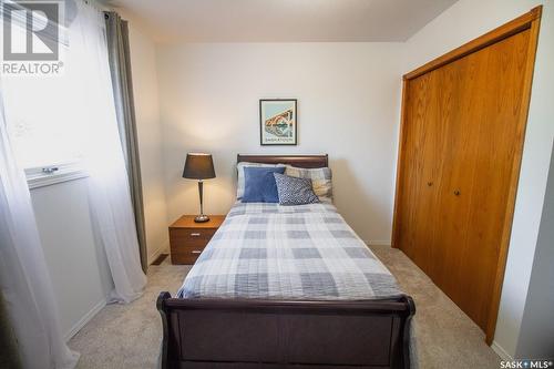 906 Nesslin Crescent, Saskatoon, SK - Indoor Photo Showing Bedroom