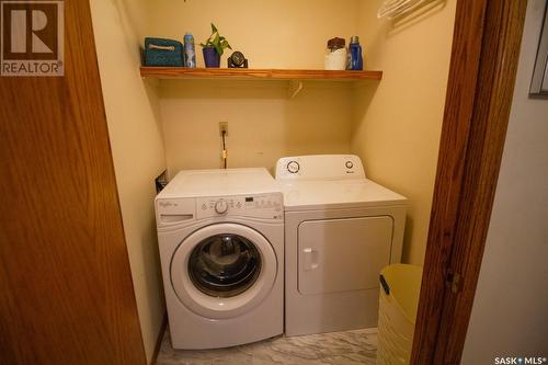 906 Nesslin Crescent, Saskatoon, SK - Indoor Photo Showing Laundry Room