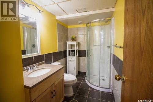 906 Nesslin Crescent, Saskatoon, SK - Indoor Photo Showing Bathroom