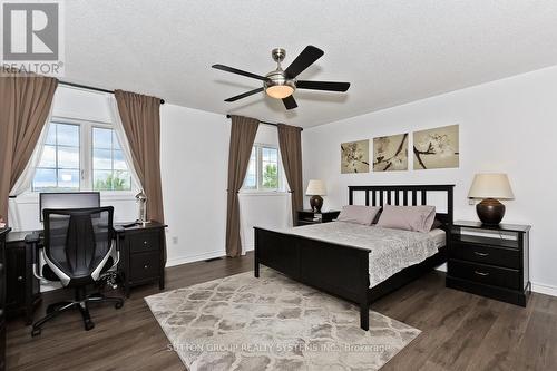 355 Hobbs Crescent, Milton, ON - Indoor Photo Showing Bedroom