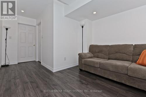 355 Hobbs Crescent, Milton, ON - Indoor Photo Showing Living Room