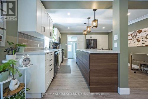 6273 Stone Church Road, Central Elgin, ON - Indoor Photo Showing Kitchen