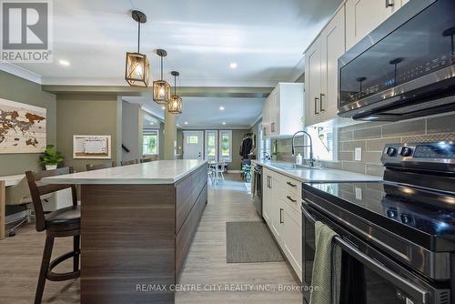 6273 Stone Church Road, Central Elgin, ON - Indoor Photo Showing Kitchen With Double Sink With Upgraded Kitchen