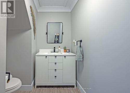 6273 Stone Church Road, Central Elgin, ON - Indoor Photo Showing Bathroom