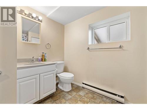 2197 Gallagher Road, Kelowna, BC - Indoor Photo Showing Bathroom