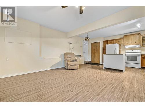 2197 Gallagher Road, Kelowna, BC - Indoor Photo Showing Kitchen