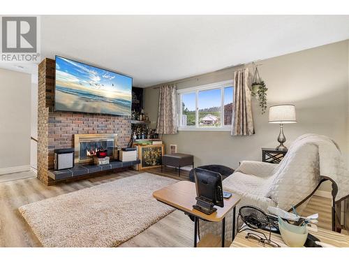 2197 Gallagher Road, Kelowna, BC - Indoor Photo Showing Living Room With Fireplace