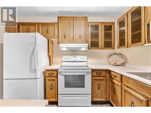 2197 Gallagher Road, Kelowna, BC - Indoor Photo Showing Kitchen