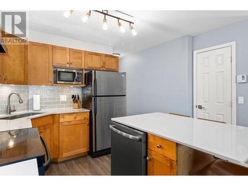 1390 Dilworth Crescent Unit# 110, Kelowna, BC - Indoor Photo Showing Kitchen