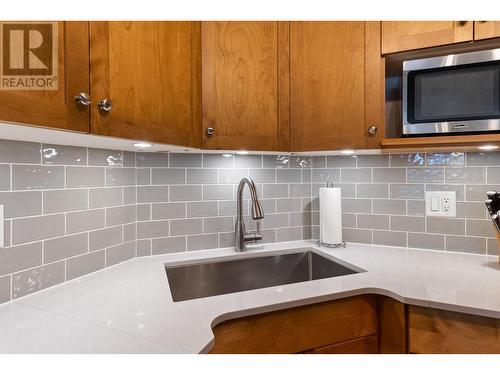 1390 Dilworth Crescent Unit# 110, Kelowna, BC - Indoor Photo Showing Kitchen