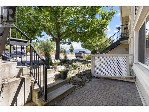 1390 Dilworth Crescent Unit# 110, Kelowna, BC - Outdoor With Exterior