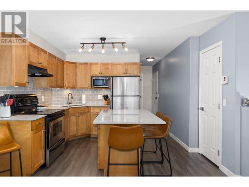 1390 Dilworth Crescent Unit# 110, Kelowna, BC - Indoor Photo Showing Kitchen