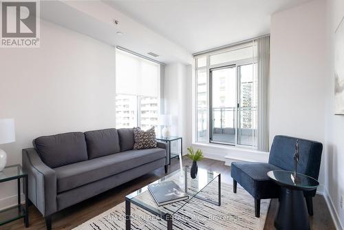 1107 - 68 Merton Street, Toronto (Mount Pleasant West), ON - Indoor Photo Showing Living Room