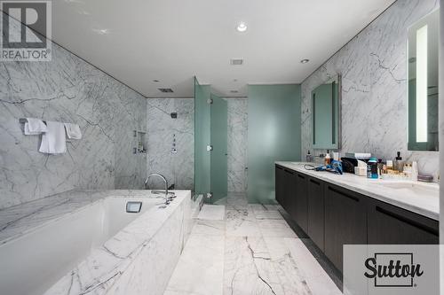 3X01 1011 W Cordova Street, Vancouver, BC - Indoor Photo Showing Bathroom