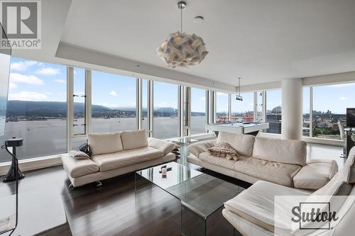 3X01 1011 W Cordova Street, Vancouver, BC - Indoor Photo Showing Living Room