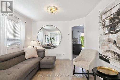 6794 Lisgar Drive, Mississauga (Lisgar), ON - Indoor Photo Showing Living Room