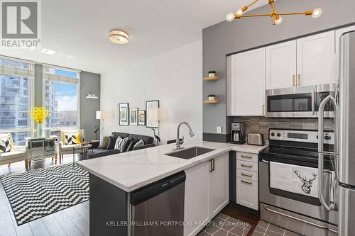 3204 - 220 Burnhamthorpe Road, Mississauga (City Centre), ON - Indoor Photo Showing Kitchen With Stainless Steel Kitchen