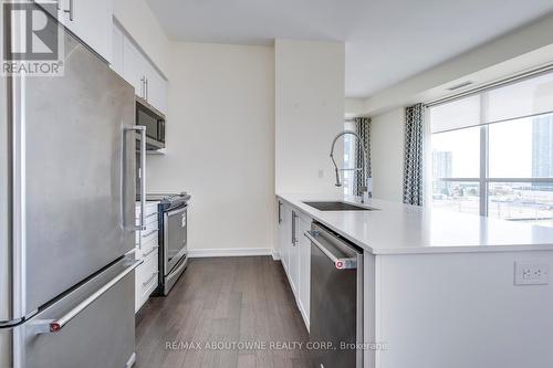 701 - 510 Curran Place, Mississauga, ON - Indoor Photo Showing Kitchen With Upgraded Kitchen