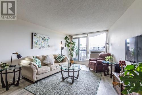 410 - 107 Bagot Street, Guelph, ON - Indoor Photo Showing Living Room