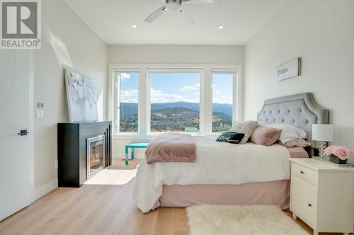 1495 Fairwood Lane, Kelowna, BC - Indoor Photo Showing Bedroom