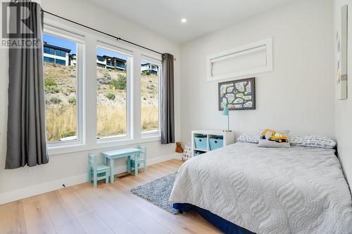 1495 Fairwood Lane, Kelowna, BC - Indoor Photo Showing Bedroom