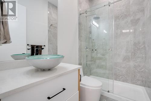 1495 Fairwood Lane, Kelowna, BC - Indoor Photo Showing Bathroom