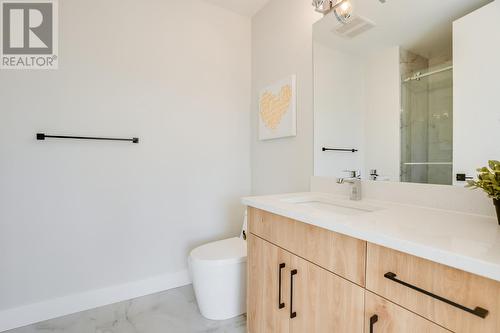 1495 Fairwood Lane, Kelowna, BC - Indoor Photo Showing Bathroom