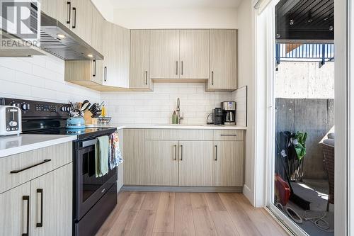 1495 Fairwood Lane, Kelowna, BC - Indoor Photo Showing Kitchen