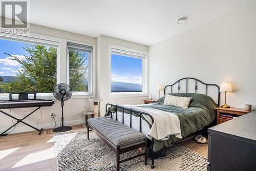 1495 Fairwood Lane, Kelowna, BC - Indoor Photo Showing Bedroom