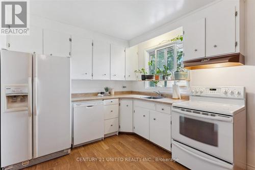 377 Applegrove Avenue, Peterborough (Northcrest), ON - Indoor Photo Showing Kitchen