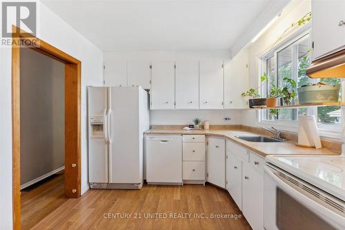 377 Applegrove Avenue, Peterborough (Northcrest), ON - Indoor Photo Showing Kitchen