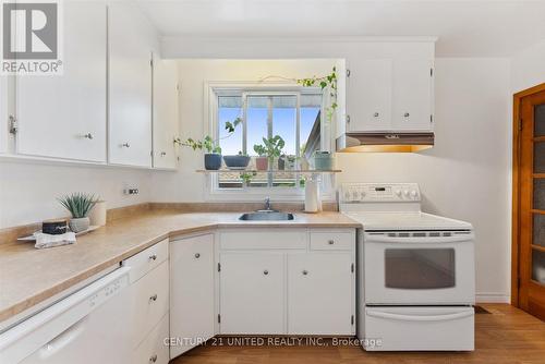 377 Applegrove Avenue, Peterborough (Northcrest), ON - Indoor Photo Showing Kitchen