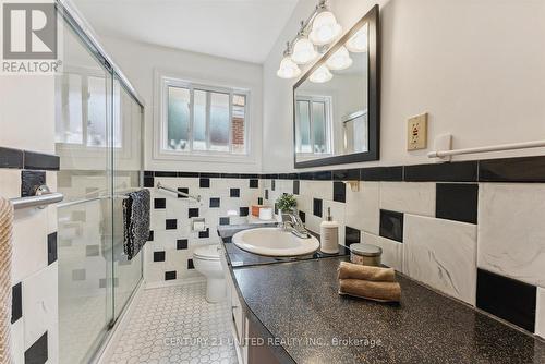 377 Applegrove Avenue, Peterborough (Northcrest), ON - Indoor Photo Showing Bathroom