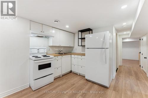 377 Applegrove Avenue, Peterborough (Northcrest), ON - Indoor Photo Showing Kitchen