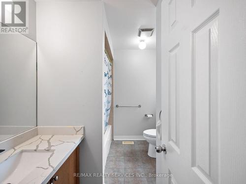 33 Echoridge Drive, Brampton (Fletcher'S Meadow), ON - Indoor Photo Showing Bathroom