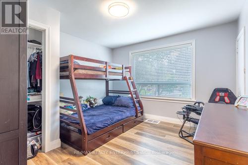 11 Green Meadow Road, Hamilton (Sunninghill), ON - Indoor Photo Showing Bedroom