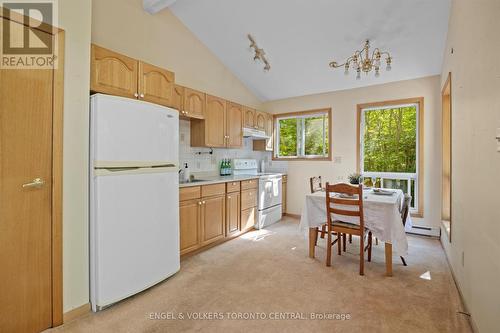 13 Hickory Crescent, Seguin, ON - Indoor Photo Showing Kitchen