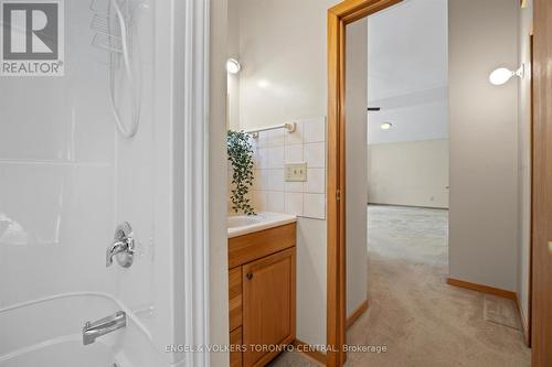 13 Hickory Crescent, Seguin, ON - Indoor Photo Showing Bathroom