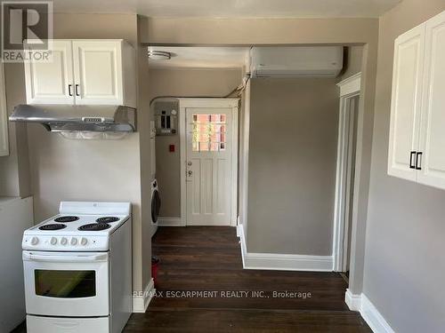 4 - 815 Main Street E, Hamilton, ON - Indoor Photo Showing Kitchen