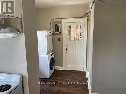 4 - 815 Main Street E, Hamilton, ON - Indoor Photo Showing Laundry Room